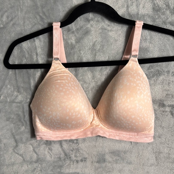 Warner's bra 38C Pink Comfort Bra Wide Straps and Molded Cups no underwire - Picture 1 of 8